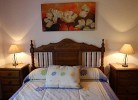Schlafzimmer mit Bett 2