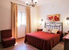 Schlafzimmer mit Doppelbett