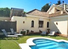 Pool und Haus