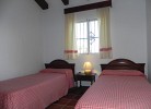 Schlafzimmer mit zwei Einzelbetten 2