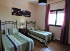 Schlafzimmer mit zwei Einzelbetten 2