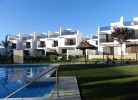Außenansicht Häuser und Pool
