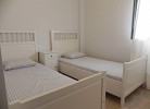 Schlafzimmer mit zwei Einzelbetten