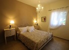 Schlafzimmer mit Doppelbett