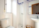 Badezimmer mit Dusche