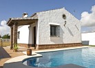 Außenansicht Haus und Pool