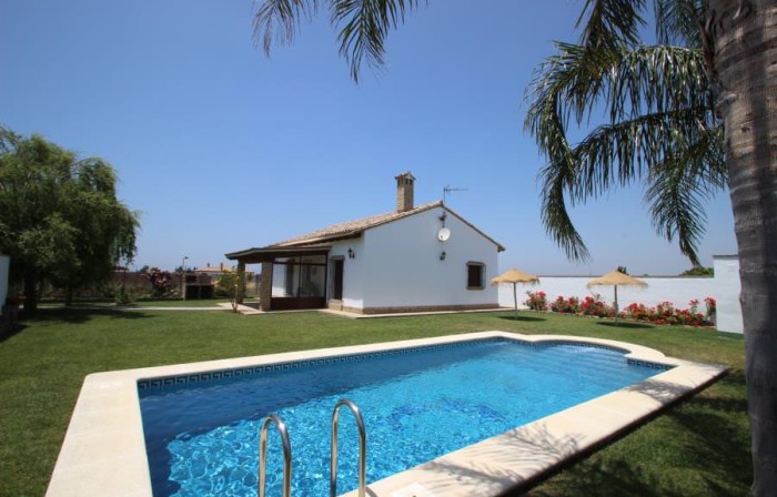 Pool und Haus