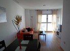 Esstisch und Wohnzimmer