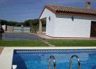 Außenansicht Haus und Pool