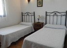 Schlafzimmer mit zwei Einzelbetten 2