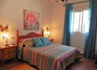 Schlafzimmer mit Doppelbett