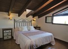 Schlafzimmer mit Doppelbett
