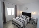 Schlafzimmer mit Doppelbett 2